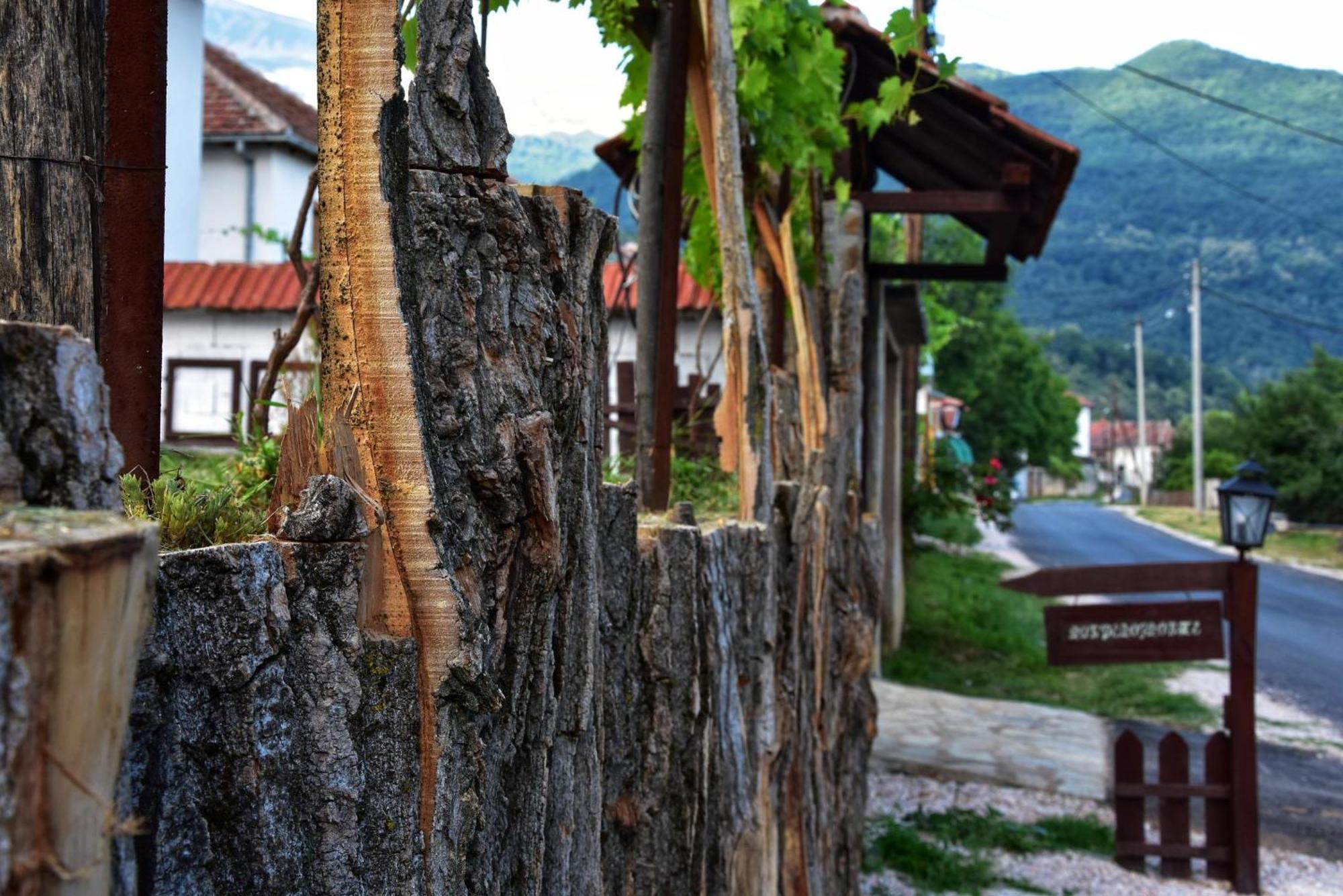 Corbadziski An Ethno House Acomodação com café da manhã Vratnica Exterior foto